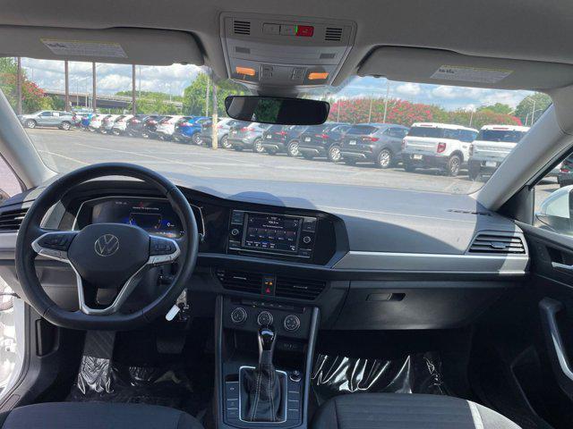 Photo of 2024 Pure White Volkswagen Jetta