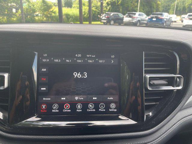 Photo of 2022 Octane Red Pearlcoat Dodge Durango