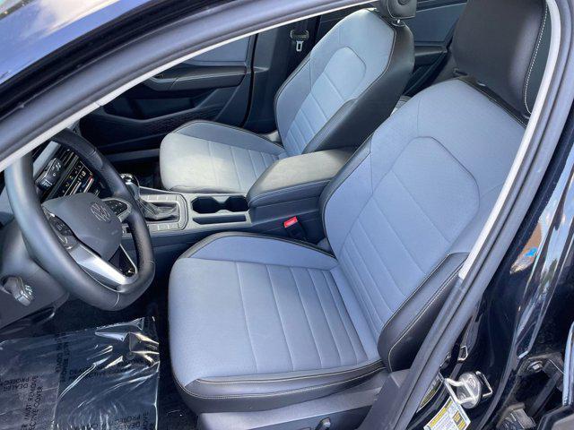 Photo of 2025 Deep Black Pearl Volkswagen Jetta