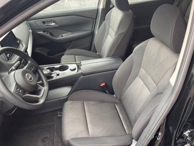 Photo of 2024 Super Black Nissan Rogue