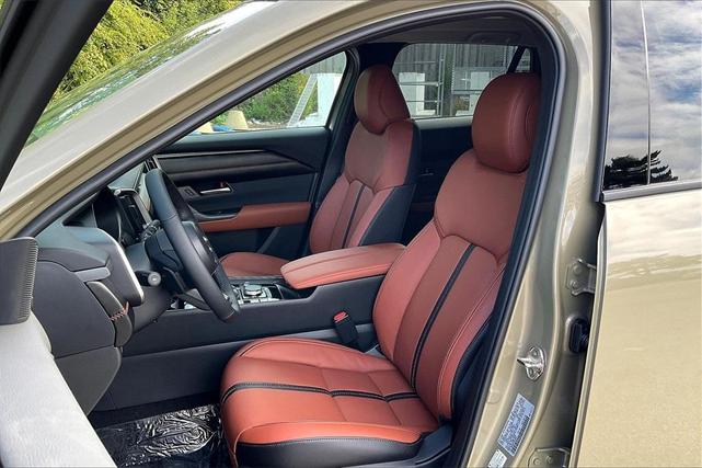 Photo of 2025 Zircon Sand Metallic Mazda CX-50