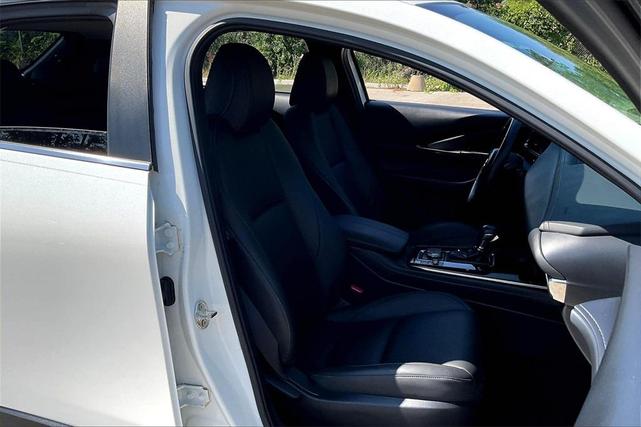 Photo of 2022 Snowflake White Pearl Mazda CX-30