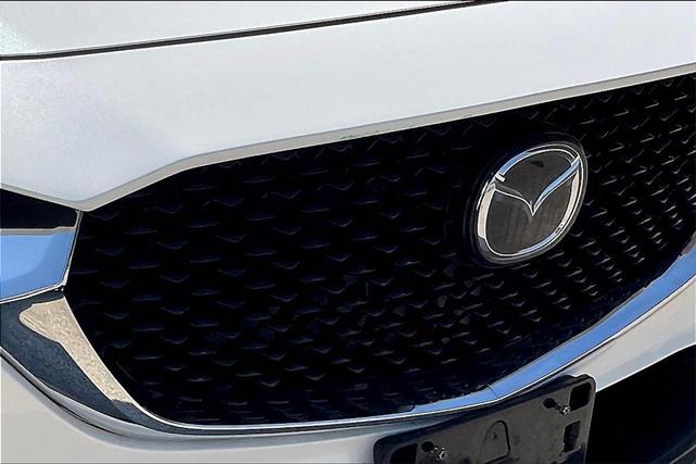 Photo of 2022 Snowflake White Pearl Mazda CX-30