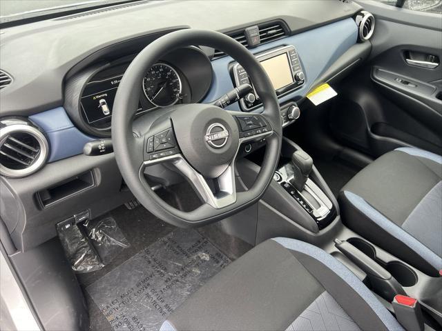 Photo of 2025 Brilliant Silver Metallic Nissan Versa