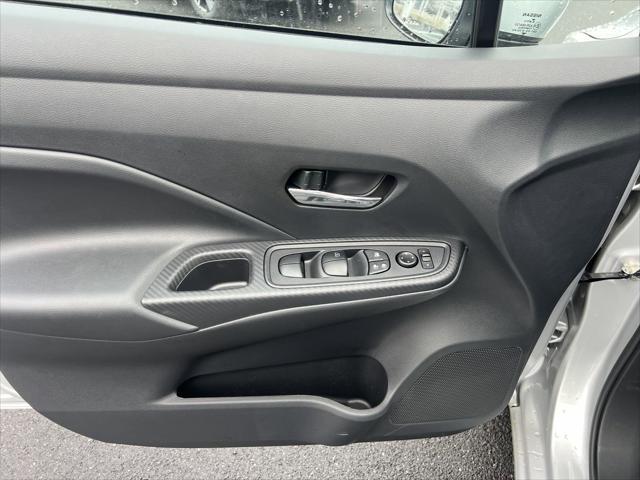 Photo of 2025 Brilliant Silver Metallic Nissan Versa