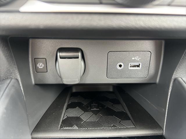 Photo of 2025 Brilliant Silver Metallic Nissan Versa