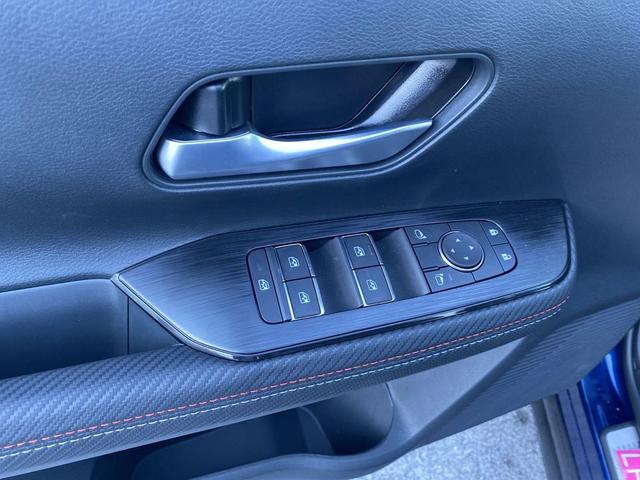 Photo of 2025 Deep Blue Pearl Nissan Kicks