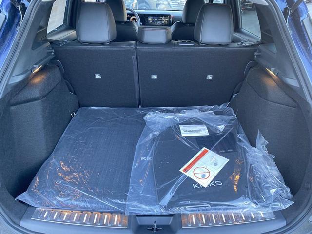 Photo of 2025 Deep Blue Pearl Nissan Kicks