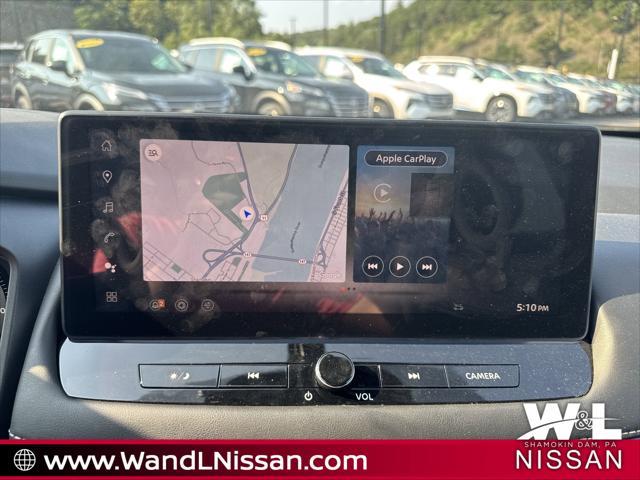 Photo of 2024 Super Black Nissan Rogue