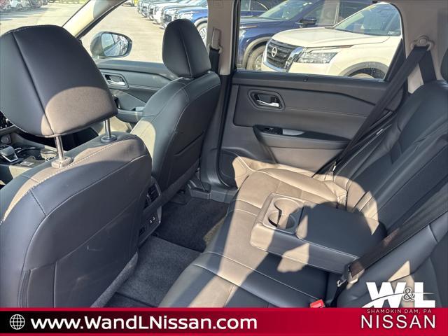 Photo of 2024 Super Black Nissan Rogue
