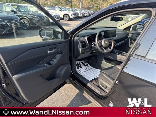 Photo of 2024 Super Black Nissan Rogue