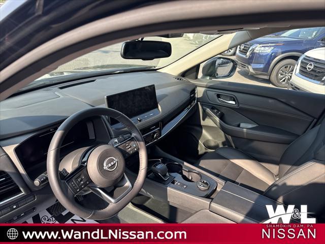 Photo of 2024 Super Black Nissan Rogue