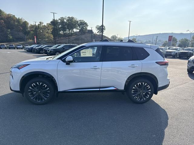 Photo of 2026 Everest White Pearl Tricoat Nissan Rogue