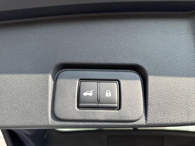 Photo of 2026 Everest White Pearl Tricoat Nissan Rogue