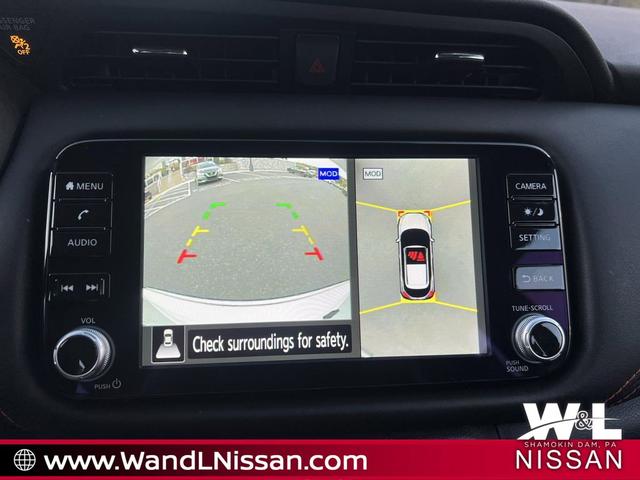 Photo of 2024 Aspen White Tricoat/Super Black Nissan Kicks