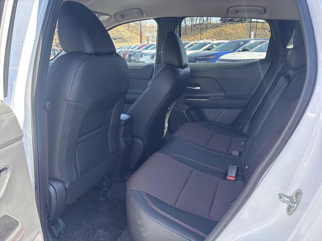 Photo of 2025 Aspen White Tricoat Nissan Kicks