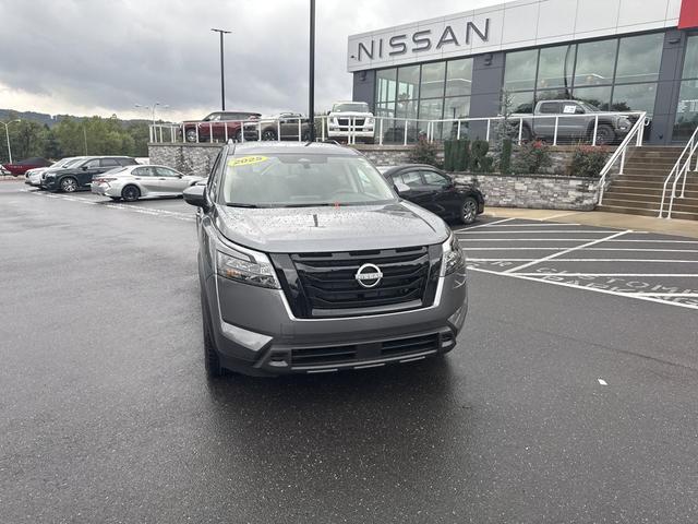 Photo of 2025 Gun Metallic Nissan Pathfinder