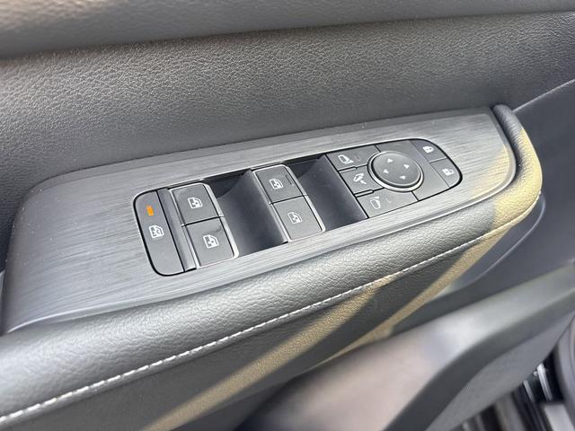 Photo of 2025 Super Black Nissan Armada
