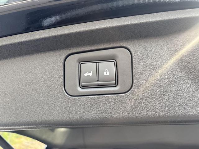 Photo of 2025 Super Black Nissan Armada