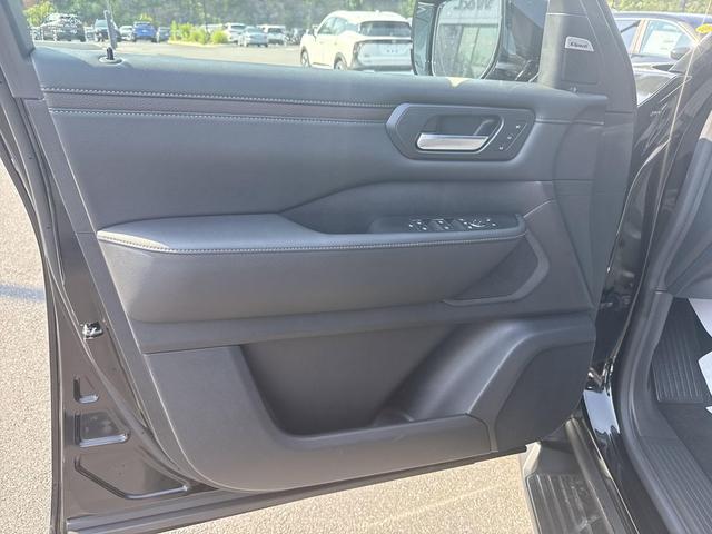 Photo of 2025 Super Black Nissan Armada