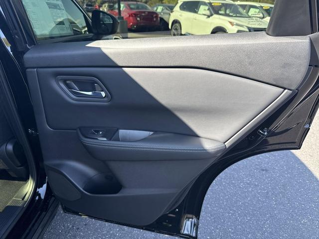 Photo of 2026 Super Black Nissan Rogue