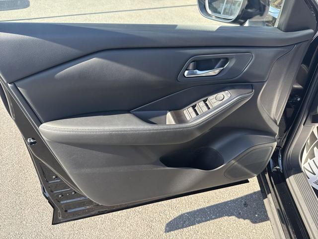 Photo of 2026 Super Black Nissan Rogue