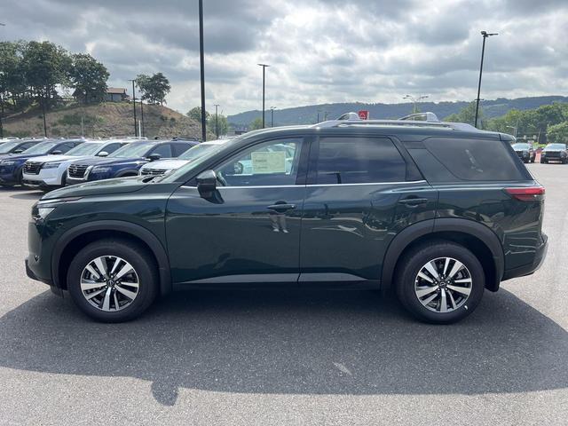 Photo of 2025 Obsidian Green Pearl Nissan Pathfinder