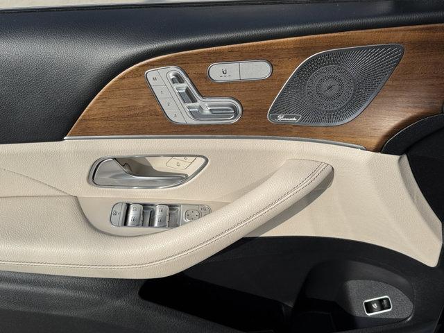 Photo of 2023 White Mercedes-Benz GLE 350