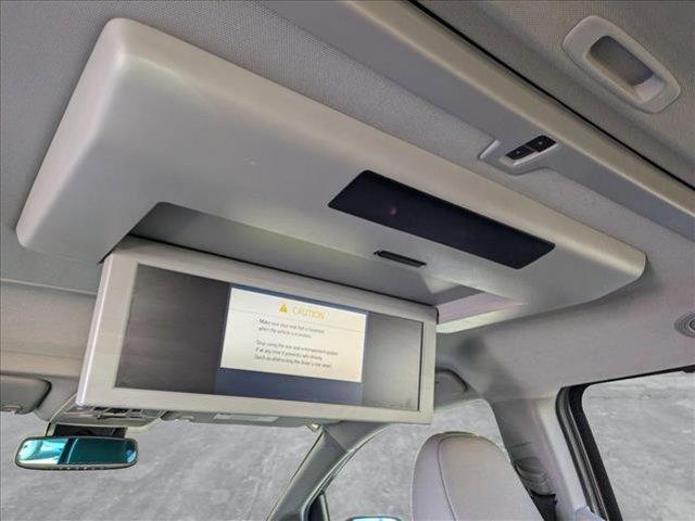 Photo of 2019 Predawn Gray Mica Toyota Sienna