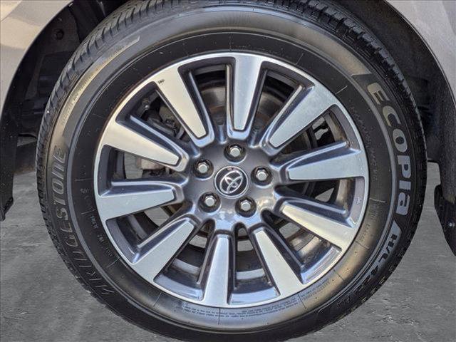 Photo of 2019 Predawn Gray Mica Toyota Sienna