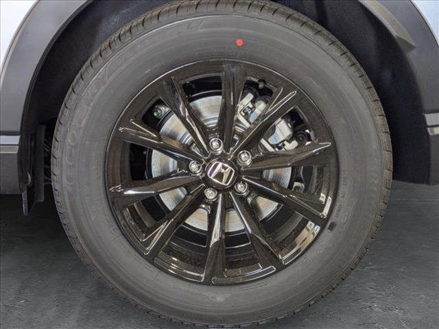 Photo of 2025 Solar Silver Metallic Honda CR-V Hybrid