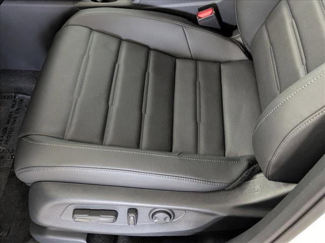 Photo of 2026 Platinum White Pearl Honda CR-V