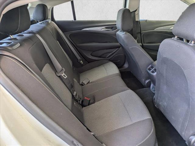 Photo of 2018 Summit White Buick Regal Sportback