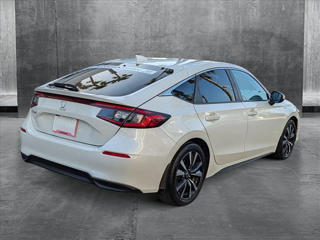 Photo of 2023 Platinum White Pearl Honda Civic