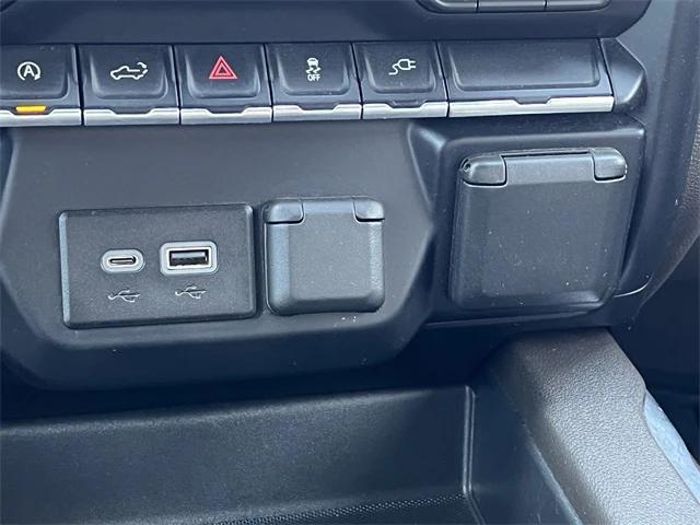 Photo of 2020 Onyx Black GMC Sierra 1500