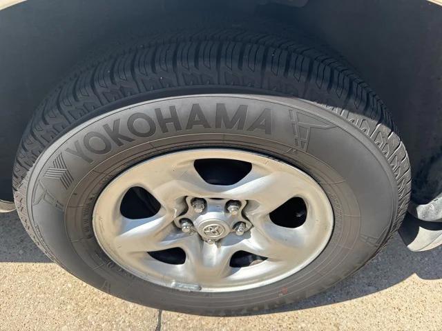 Photo of 2003 Super White Toyota Highlander