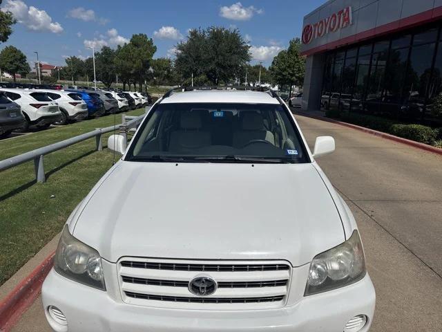 Photo of 2003 Super White Toyota Highlander