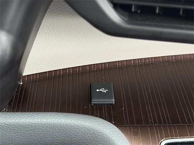 Photo of 2023 Midnight Black Toyota Sienna