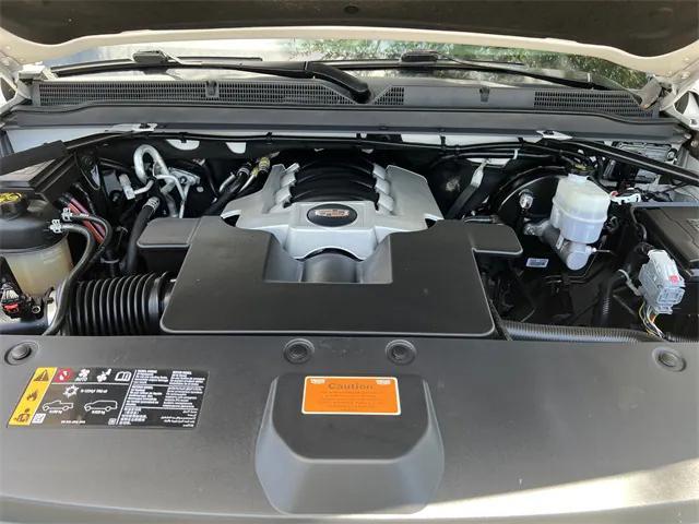Photo of 2020 Crystal White Tricoat Cadillac Escalade
