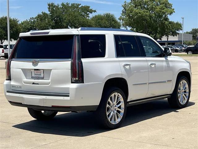 Photo of 2020 Crystal White Tricoat Cadillac Escalade