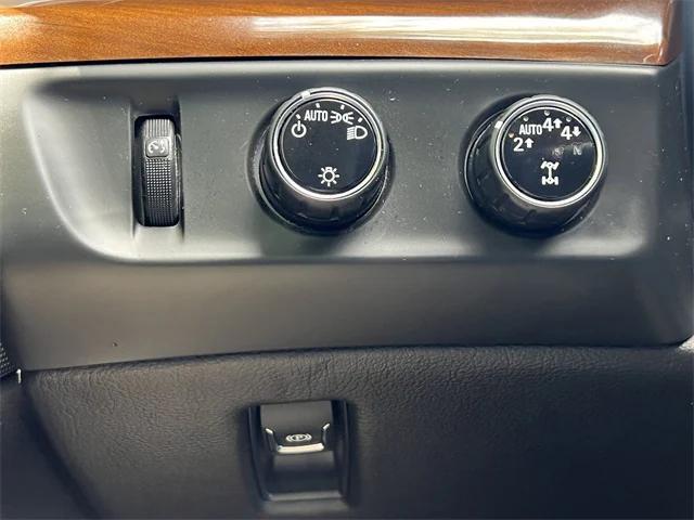 Photo of 2020 Crystal White Tricoat Cadillac Escalade