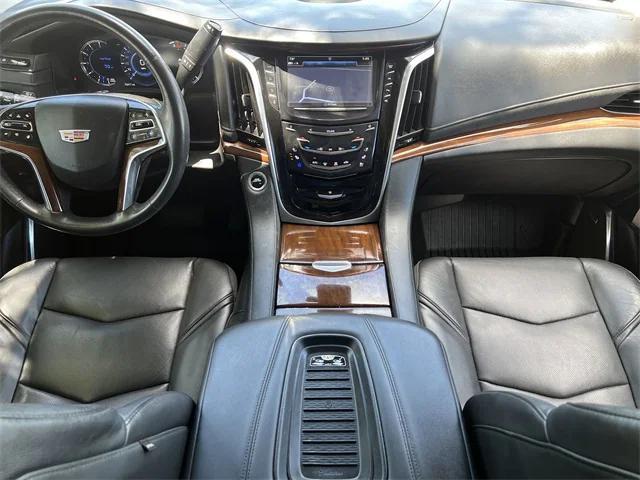 Photo of 2020 Crystal White Tricoat Cadillac Escalade