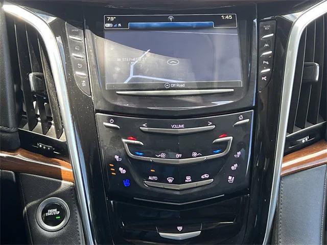 Photo of 2020 Crystal White Tricoat Cadillac Escalade