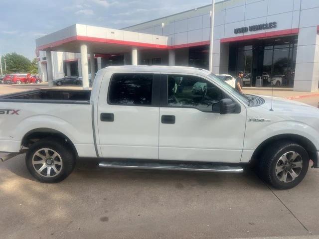 Photo of 2014 Oxford White Ford F-150