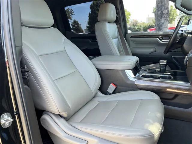 Photo of 2023 Black Chevrolet Silverado 1500