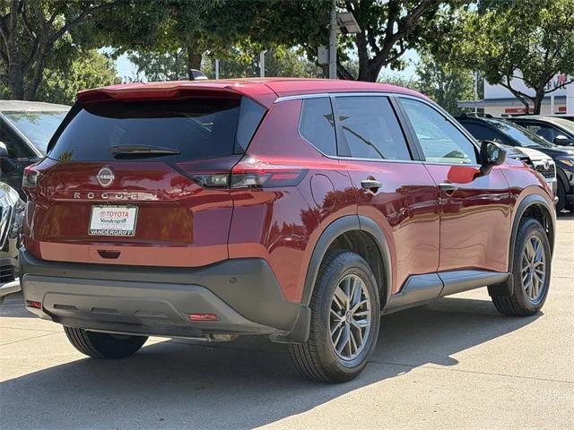 Photo of 2023 Scarlet Ember Tintcoat Nissan Rogue