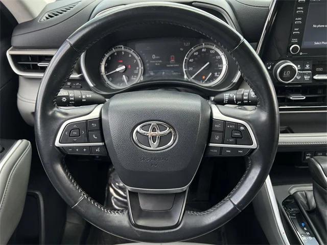 Photo of 2022 Ruby Flare Pearl Toyota Highlander