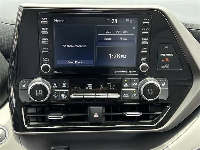 Photo of 2022 Ruby Flare Pearl Toyota Highlander