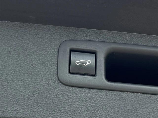 Photo of 2022 Ruby Flare Pearl Toyota Highlander