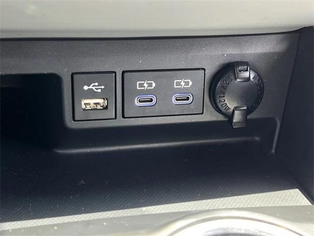 Photo of 2022 Ruby Flare Pearl Toyota Highlander